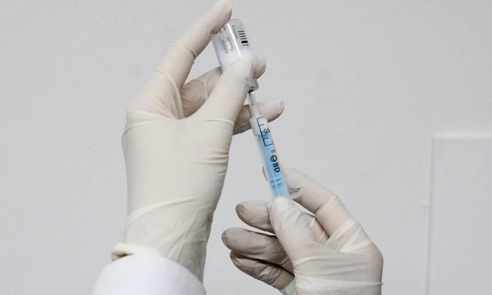 Πανικός με το εμβόλιο της γρίπης: Κίνδυνος να μην επαρκούν οι δόσεις